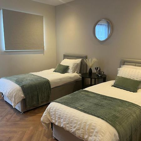 New 2 Bedroom Apartment Rickmansworth Town Centre Exterior photo