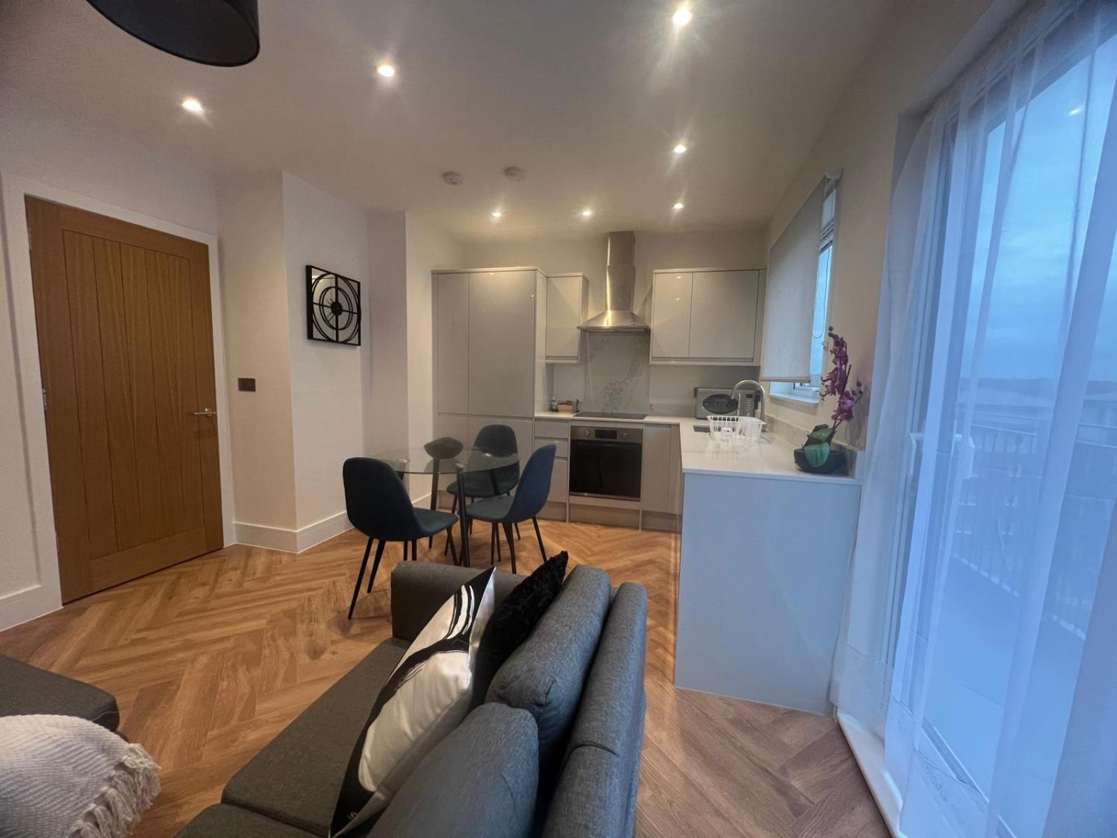 New 2 Bedroom Apartment Rickmansworth Town Centre Exterior photo